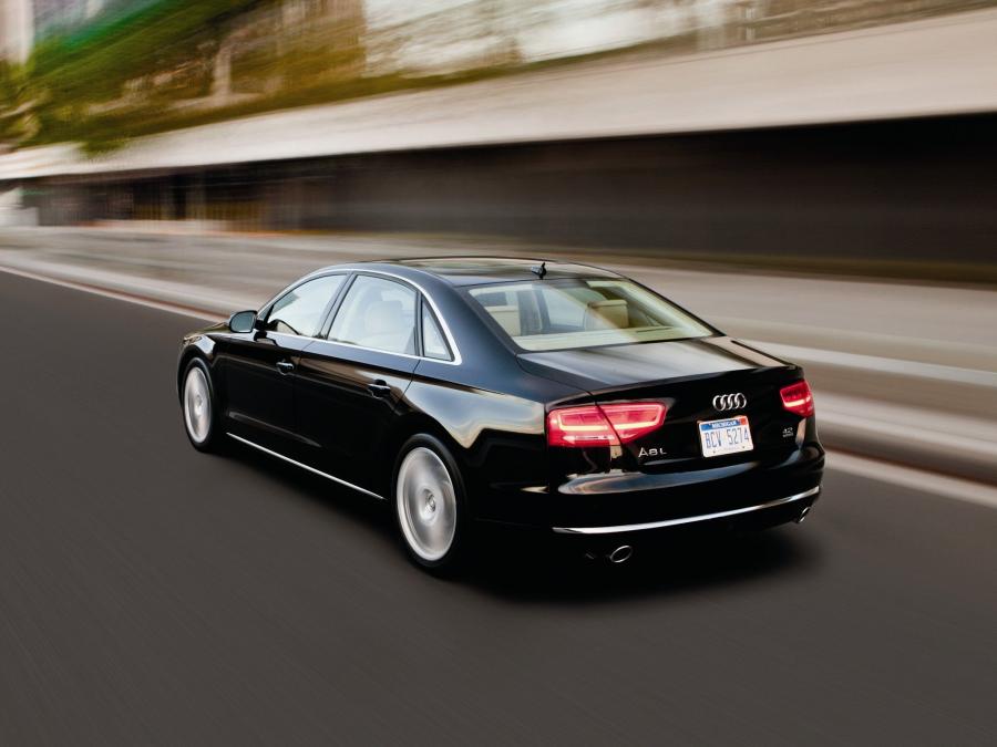 Audi A8 L 4.2 FSI Quattro (D4) 2010 года  (NA) (фото 9 из 17)